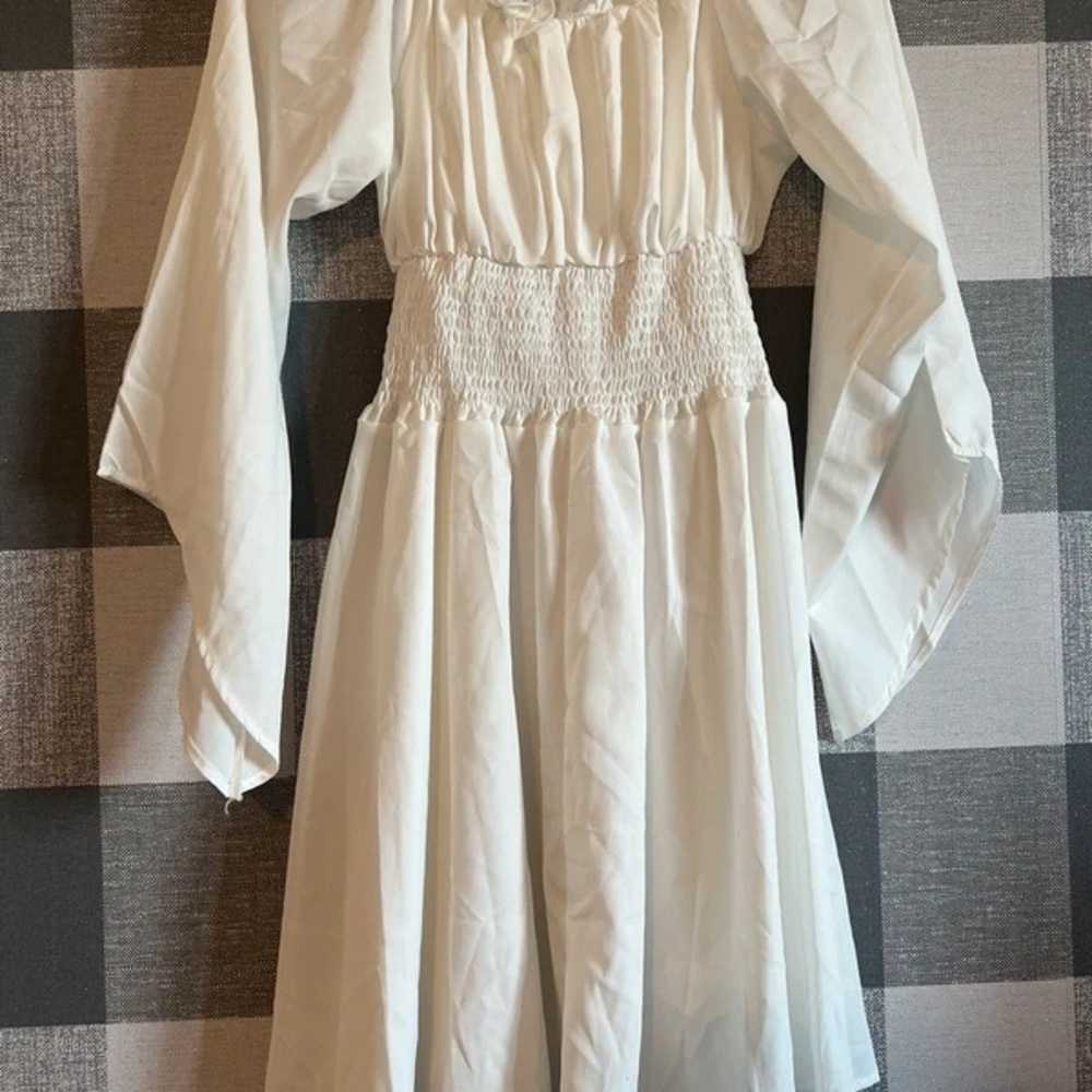 Chic Long Sleeve White Dress